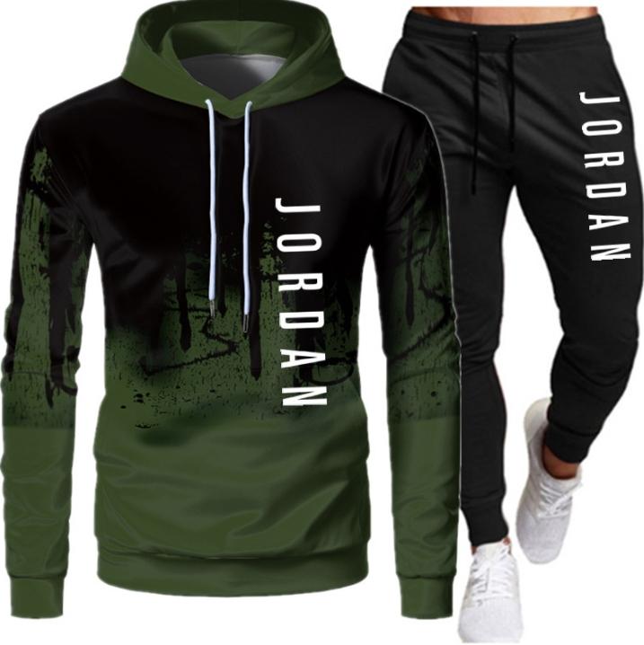 Cost-effective sports suit: the perfect balance of quality and price. Men's hooded sports suit