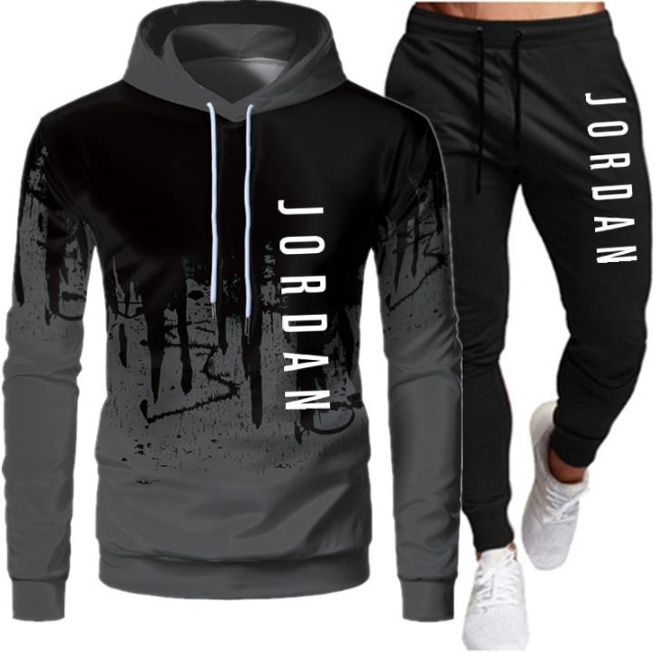 Cost-effective sports suit: the perfect balance of quality and price. Men's hooded sports suit