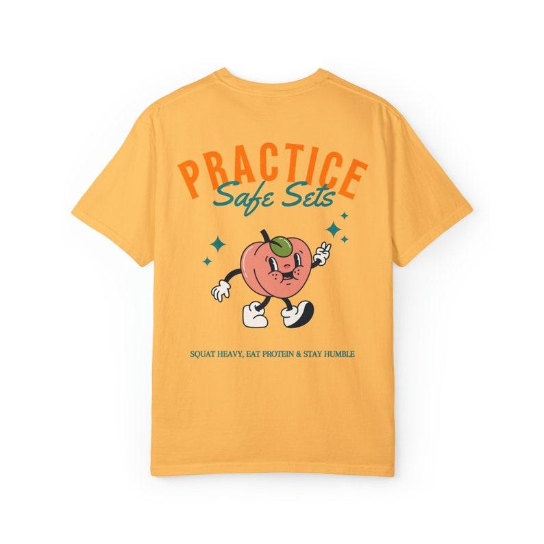 Vintage Pump Cover Gym Shirt - Oversized Fitness Workout Tee, Gildan 5000 Graphic Peach Pump Design